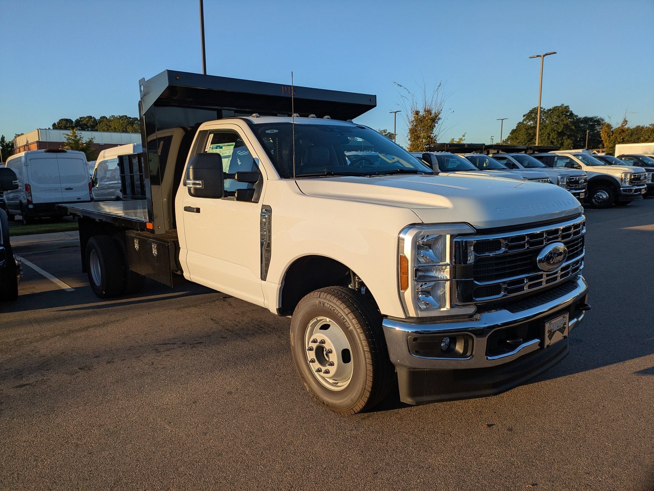 2026 Ford Super Duty F-350 DRW XL PJs 12ft Flatbed Dump