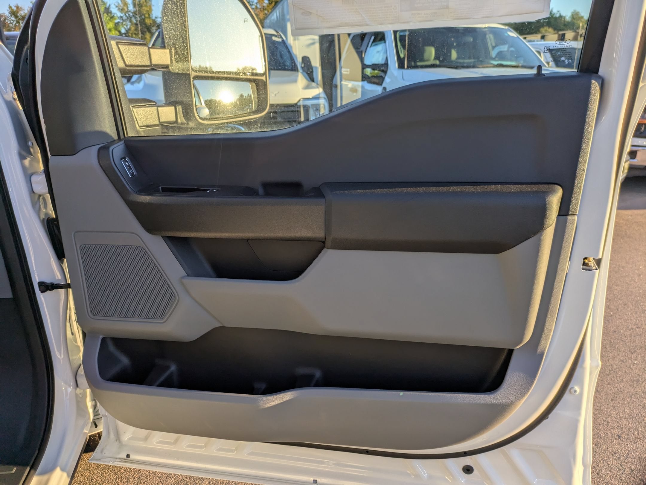 2026 Ford Super Duty F-350 DRW XL PJs 12ft Flatbed Dump