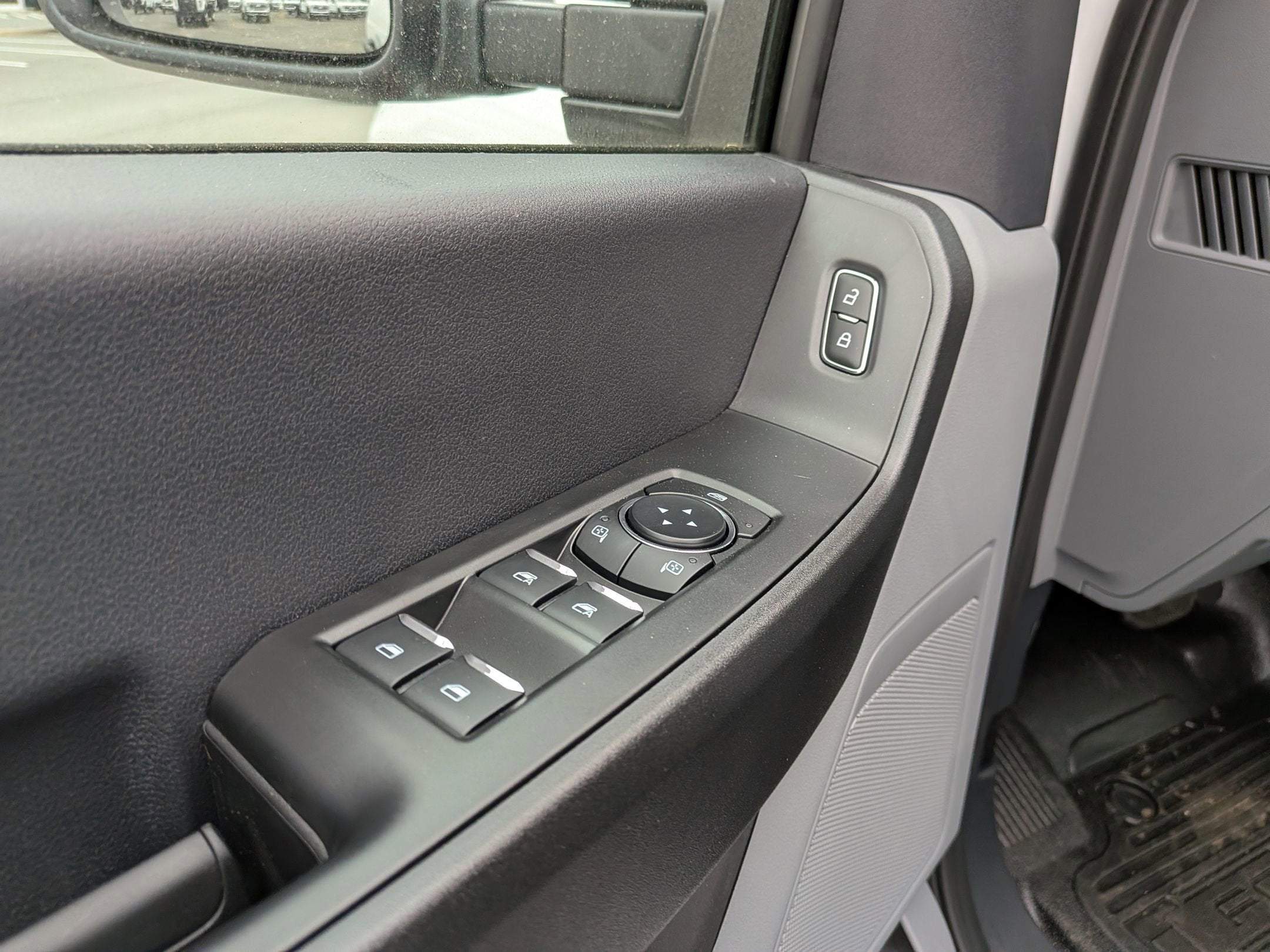 2025 Ford Super Duty F-550 DRW XL