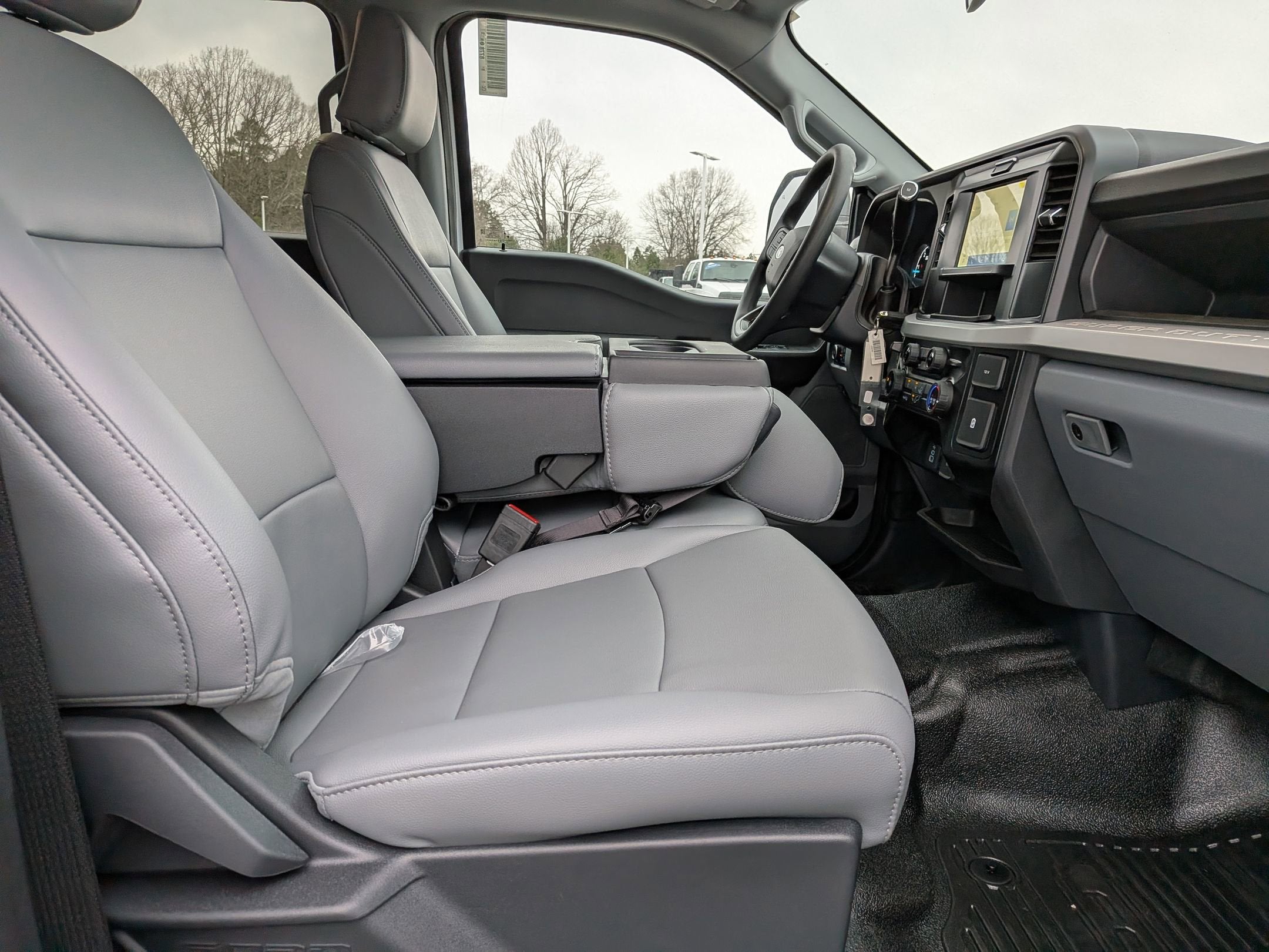 2025 Ford Super Duty F-550 DRW XL