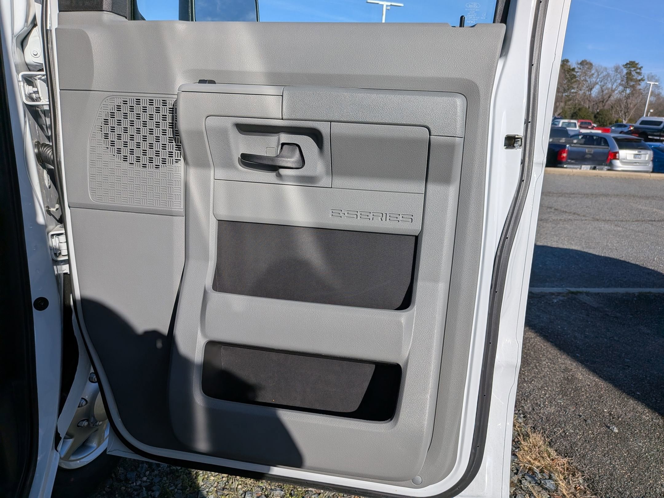 2026 Ford E-Series Cutaway Base