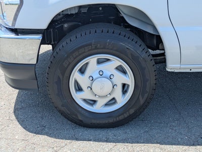 2026 Ford E-Series Cutaway Base