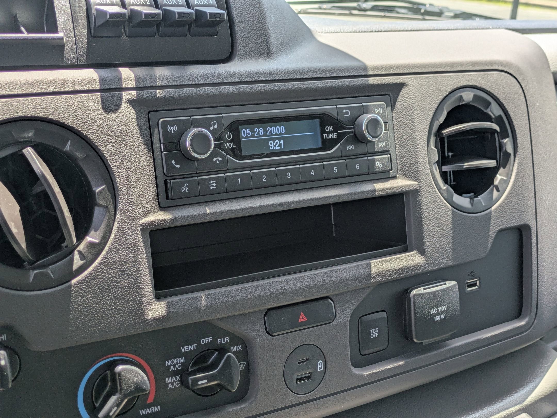 2026 Ford E-Series Cutaway Base