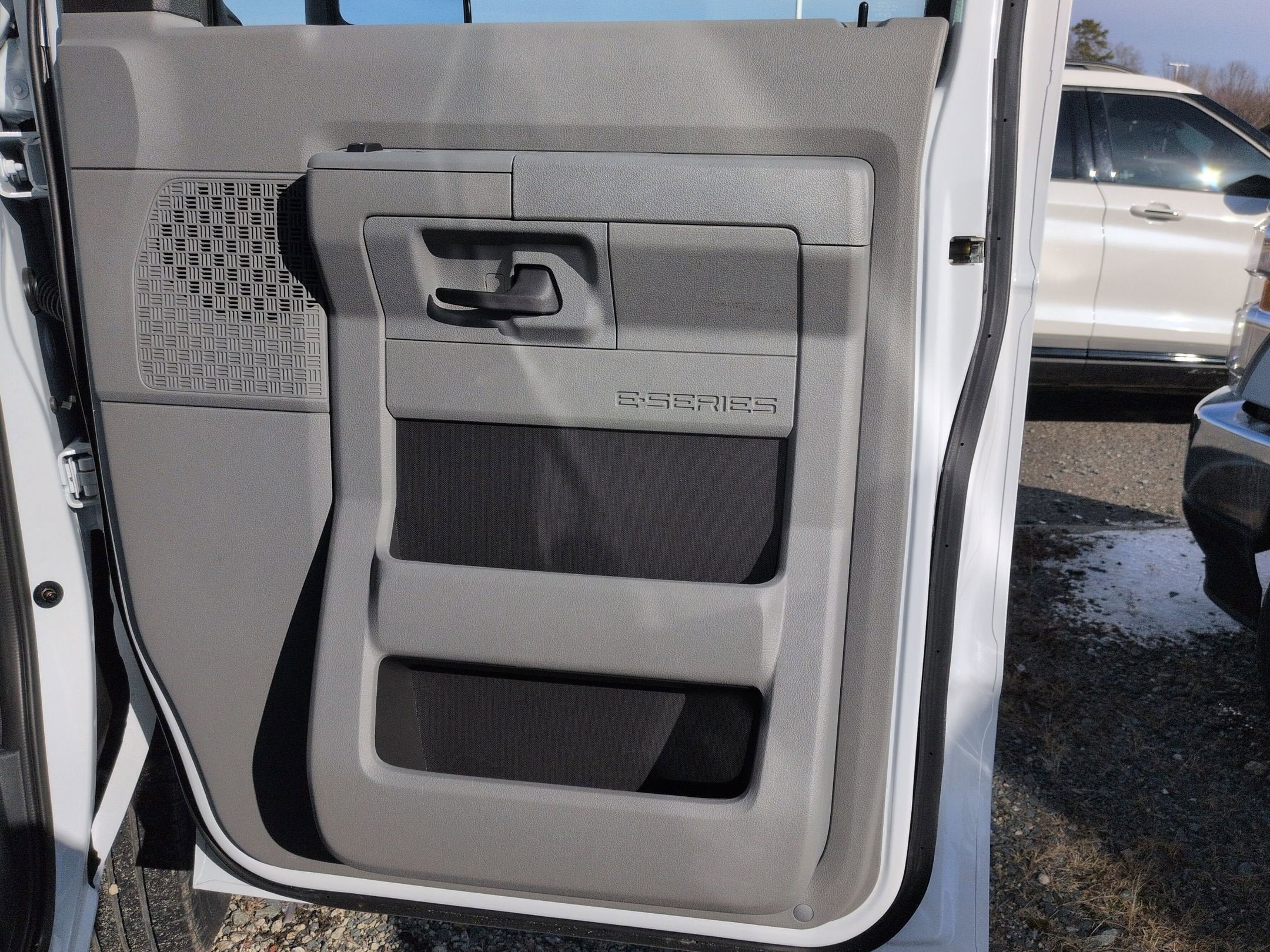 2026 Ford E-Series Cutaway Base