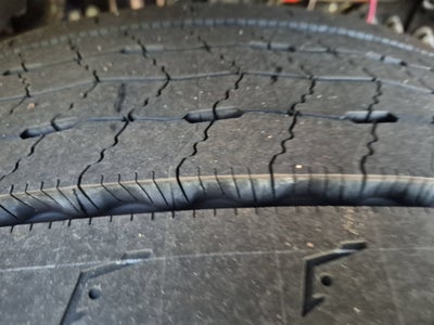 2027 Ford F-750SD Base