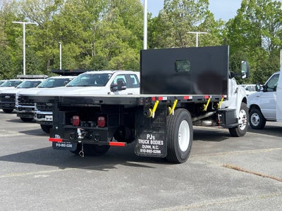 2027 Ford F-750SD Base