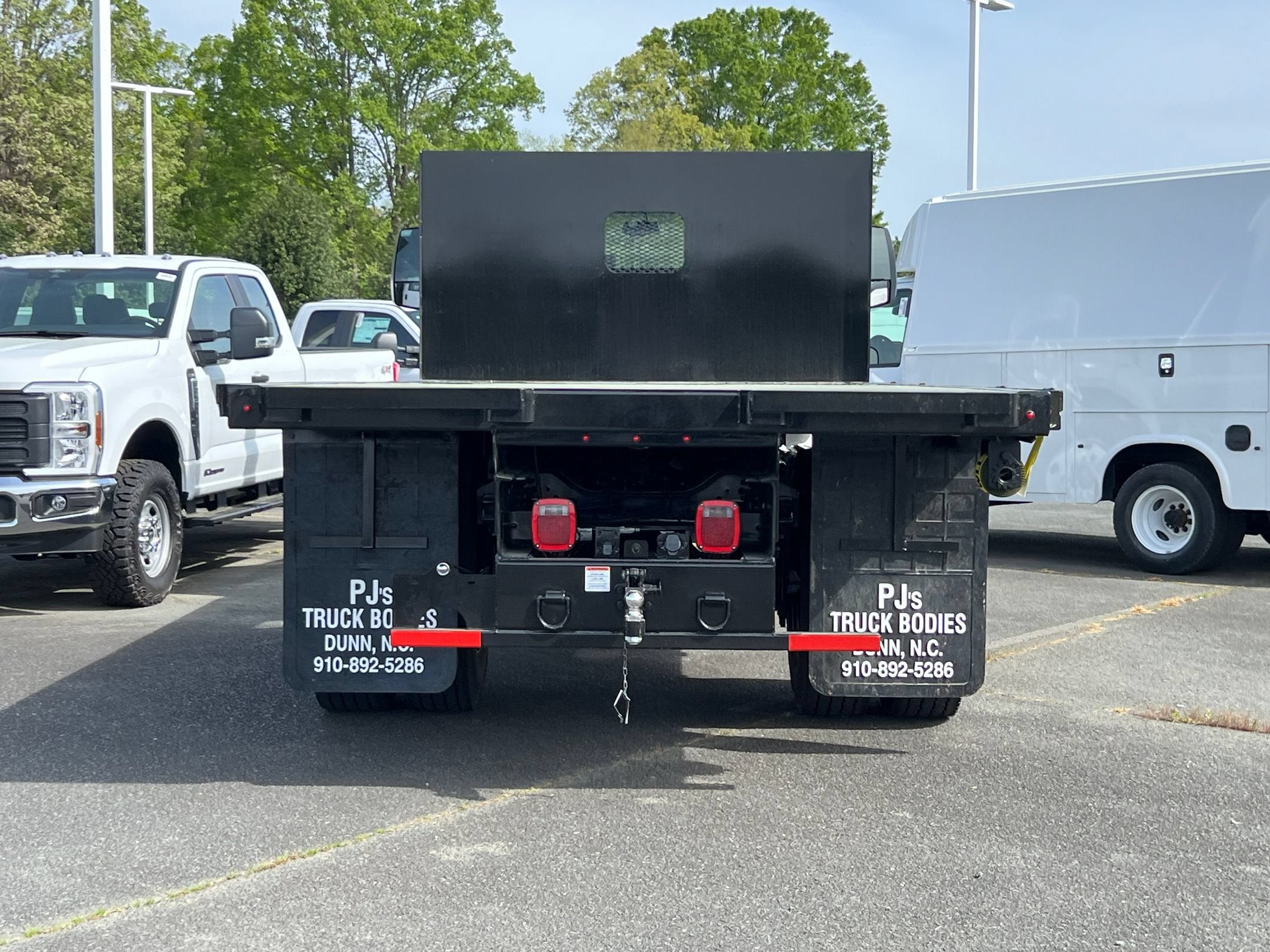 2027 Ford F-750SD Base