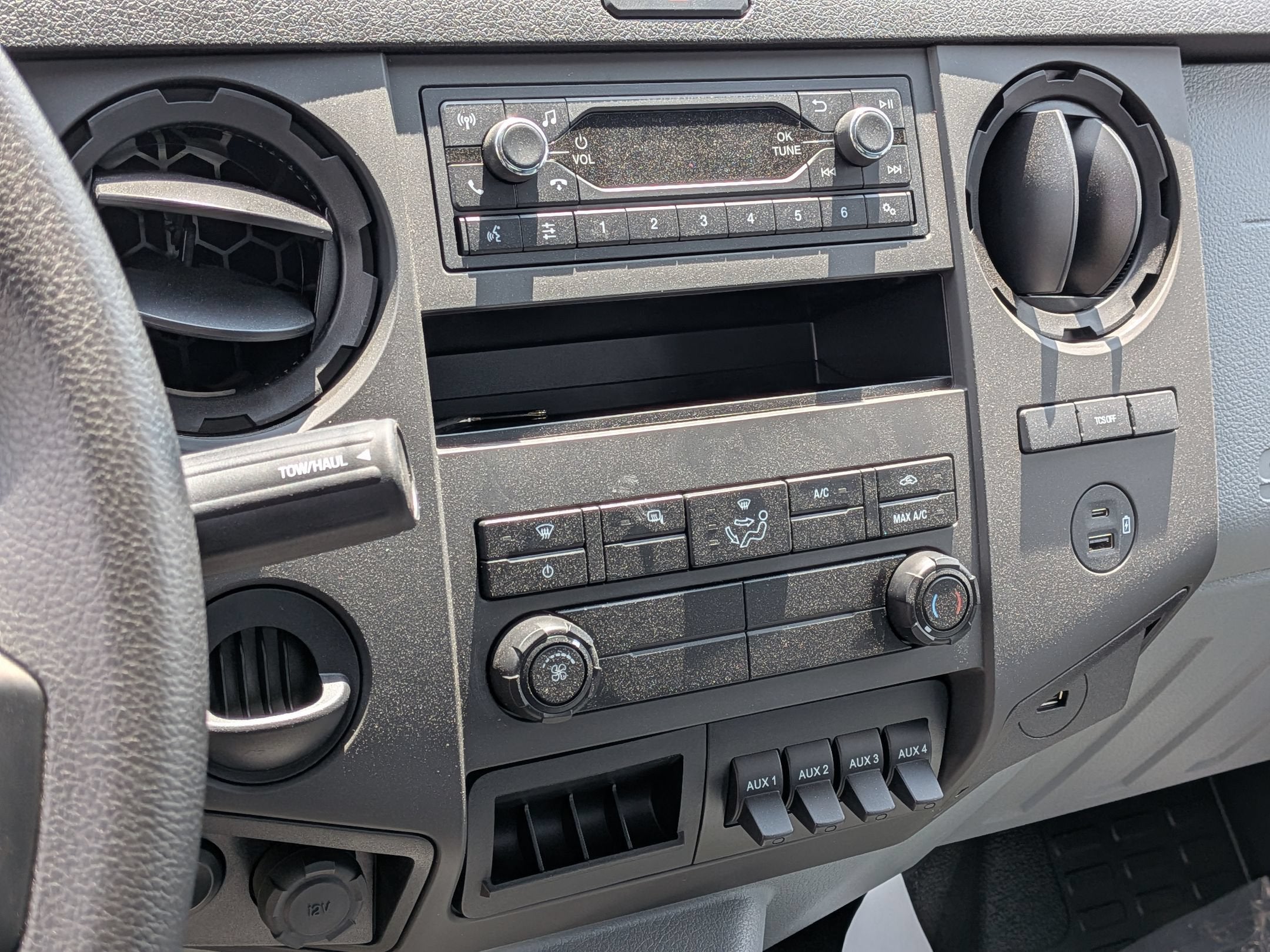 2027 Ford F-750SD Base