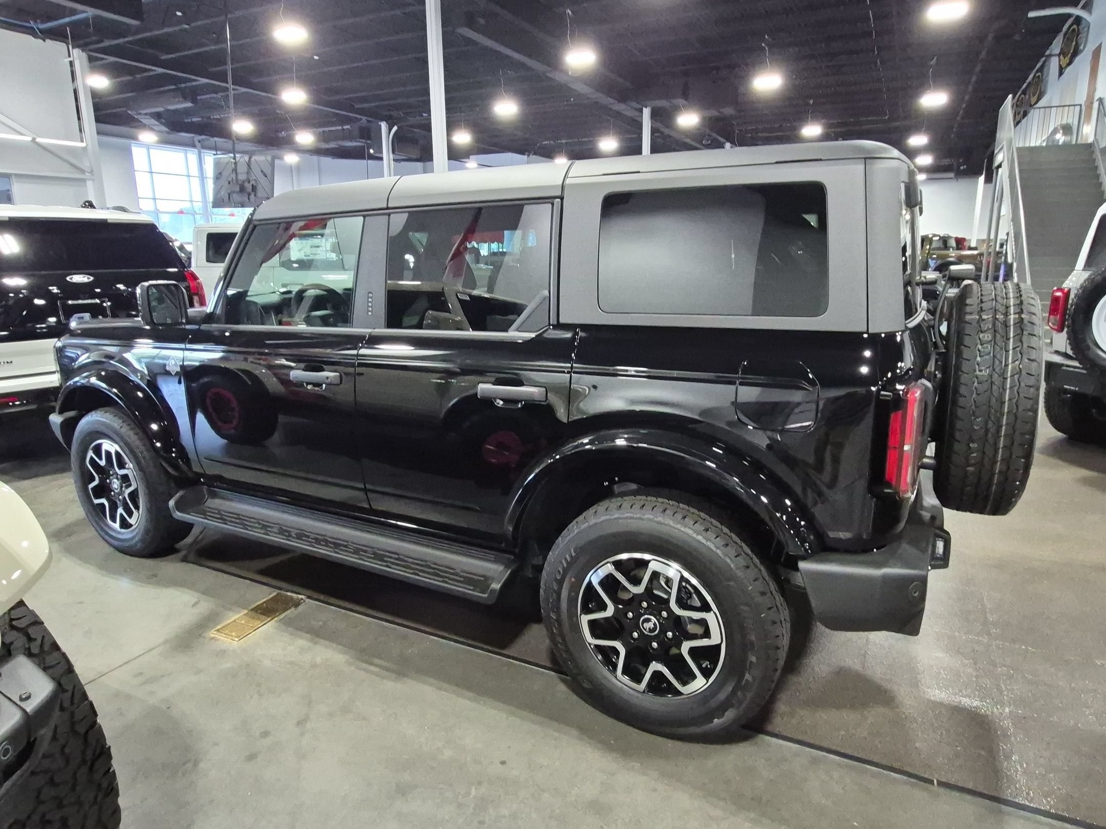 2026 Ford Bronco Outer Banks