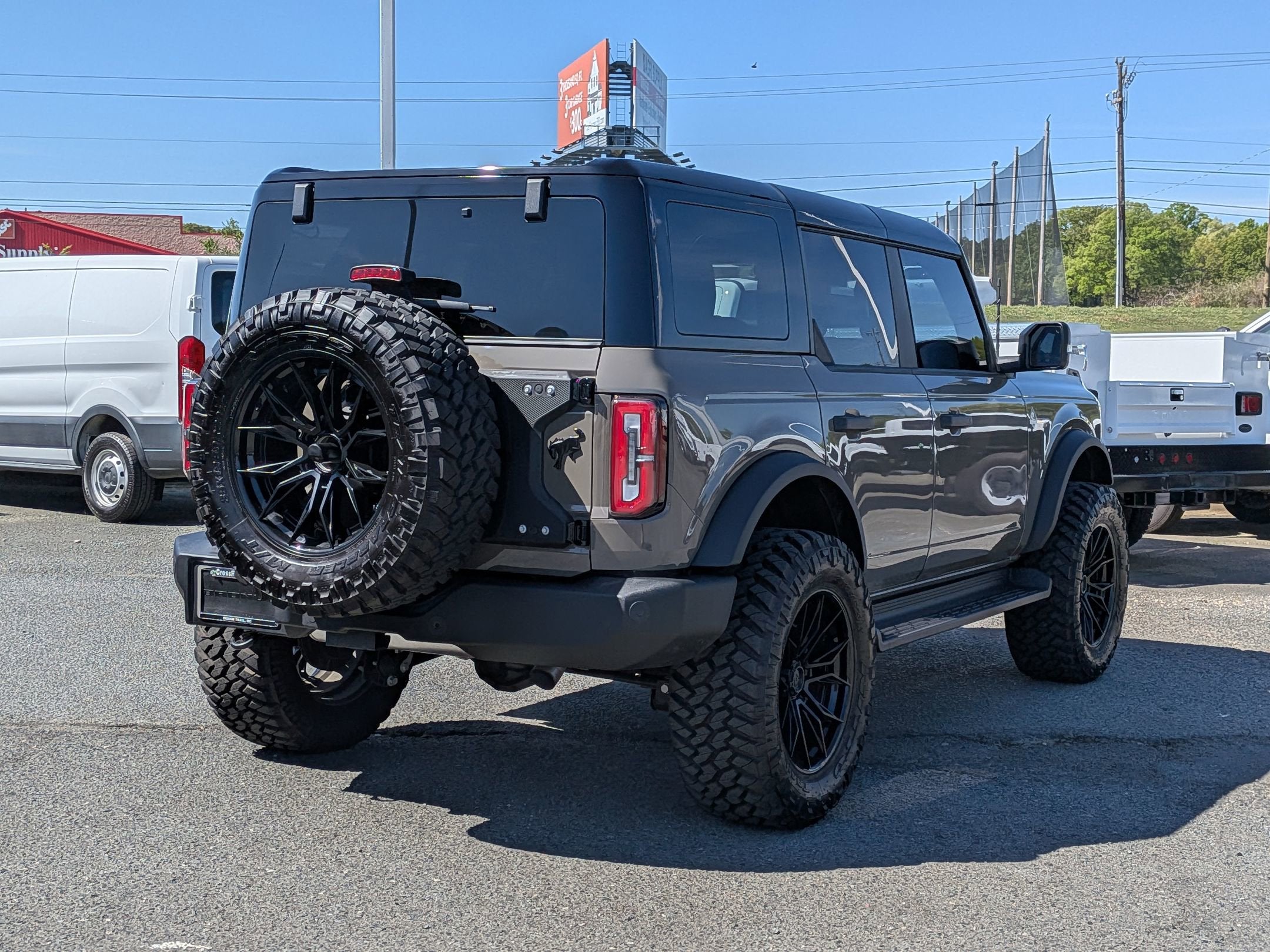 2025 Ford Bronco Outer Banks Custom Wheels / Lift