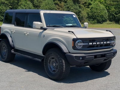 2025 Ford Bronco Outer Banks