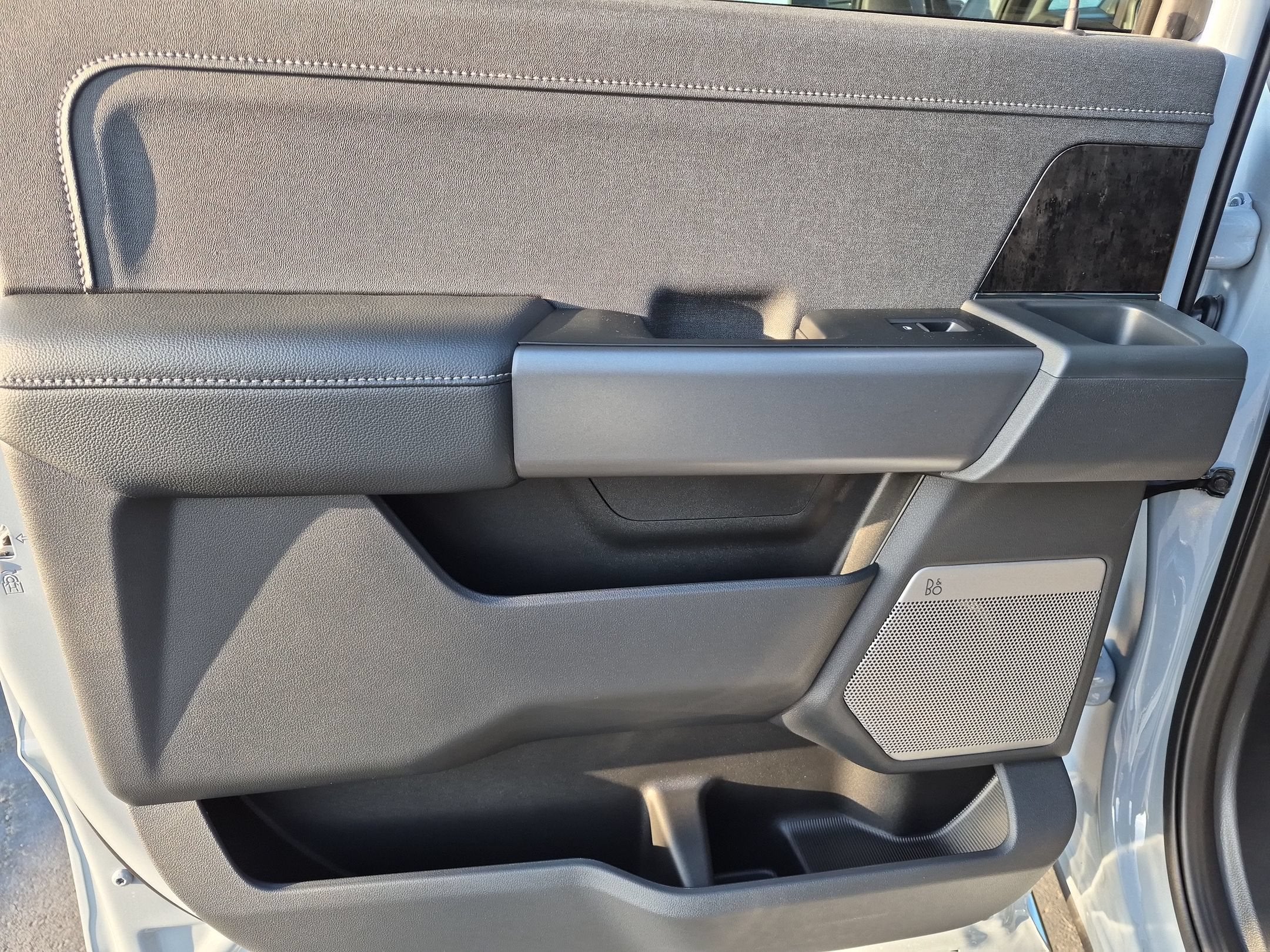 2027 Ford Super Duty F-250 SRW LARIAT