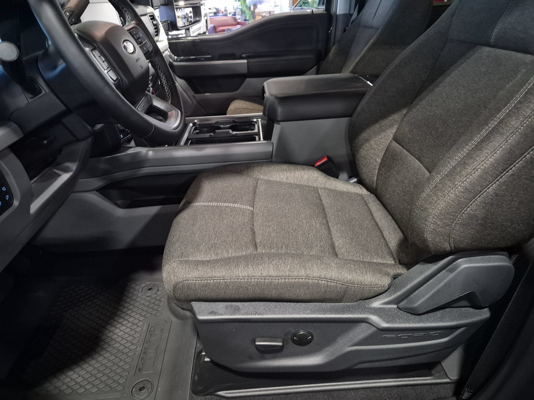 2027 Ford Super Duty F-250 SRW XLT