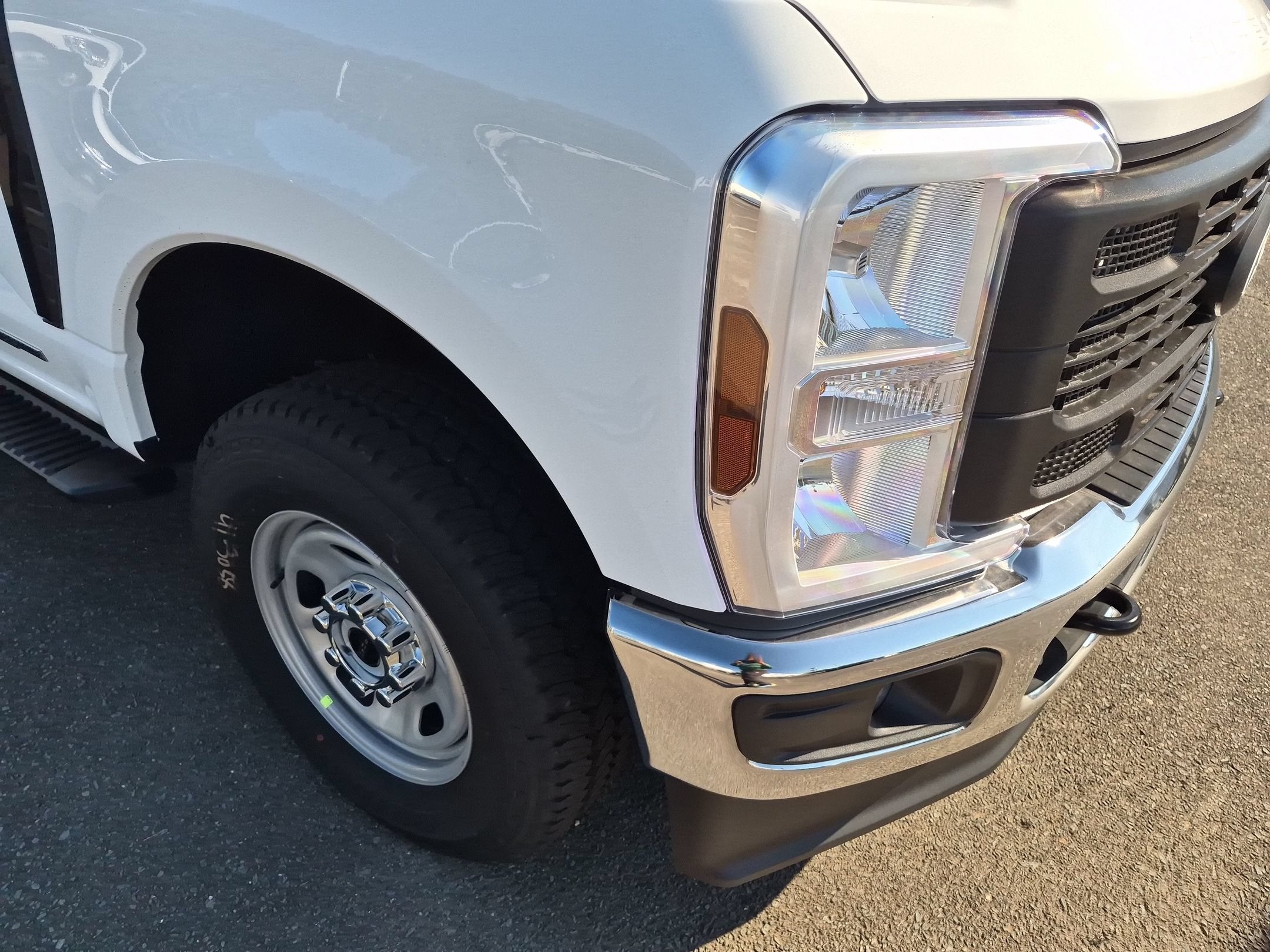 2027 Ford Super Duty F-350 SRW XL