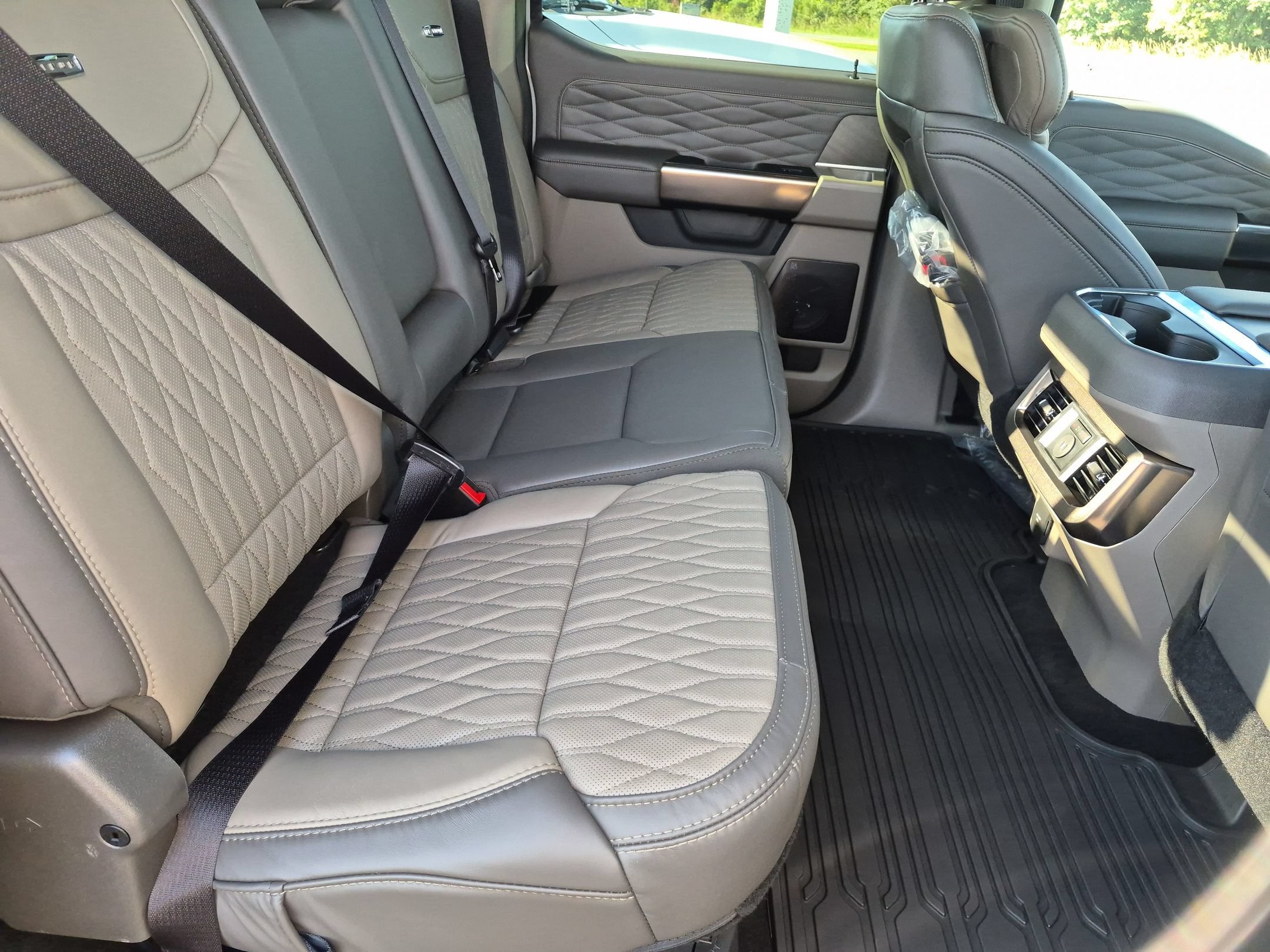 2026 Ford Super Duty F-350 SRW Platinum