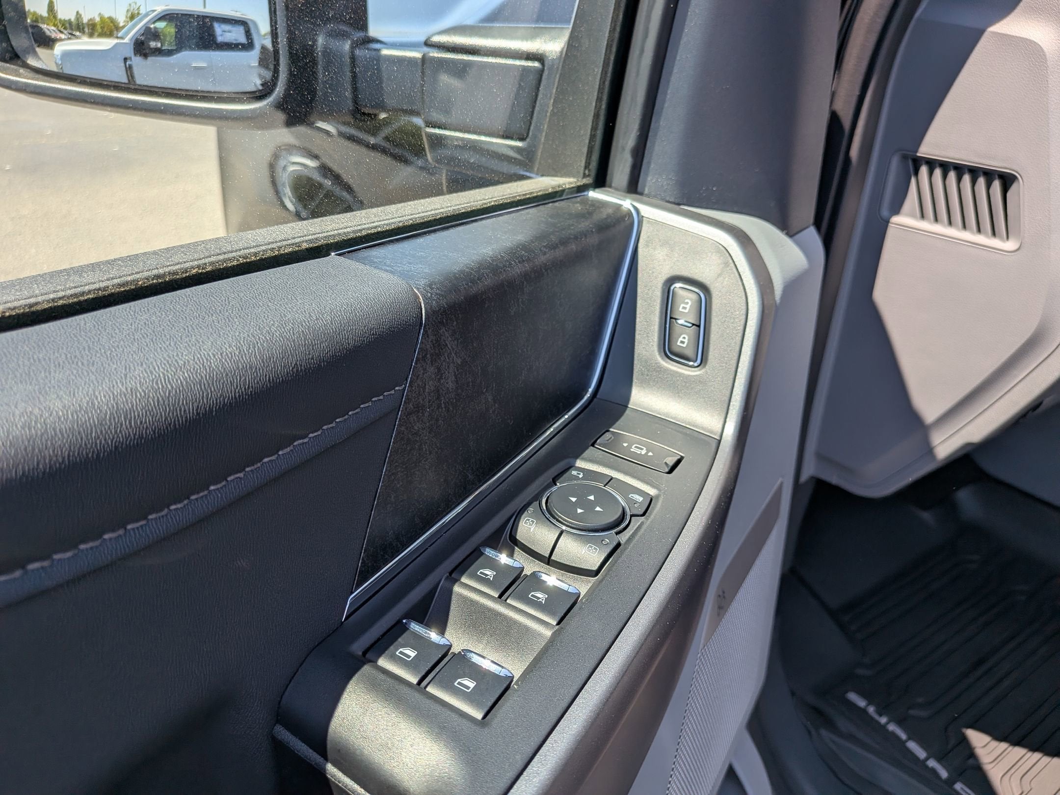 2026 Ford Super Duty F-350 SRW XLT