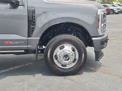 2026 Ford Super Duty F-350 DRW Platinum