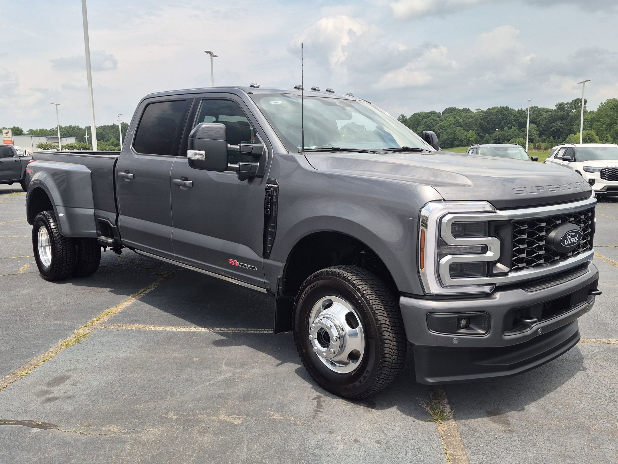 2026 Ford Super Duty F-350 DRW Platinum
