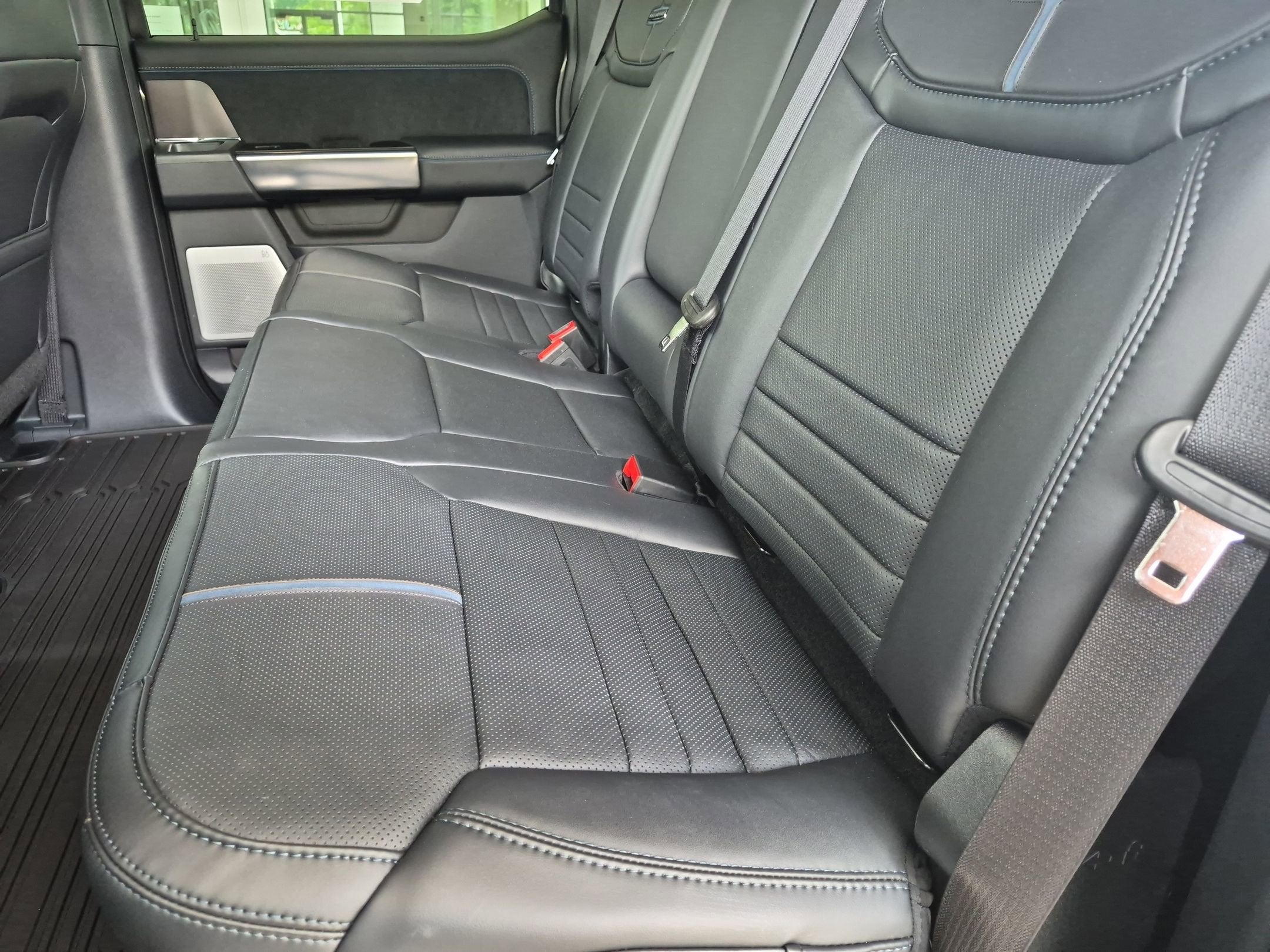 2026 Ford Super Duty F-350 DRW Platinum