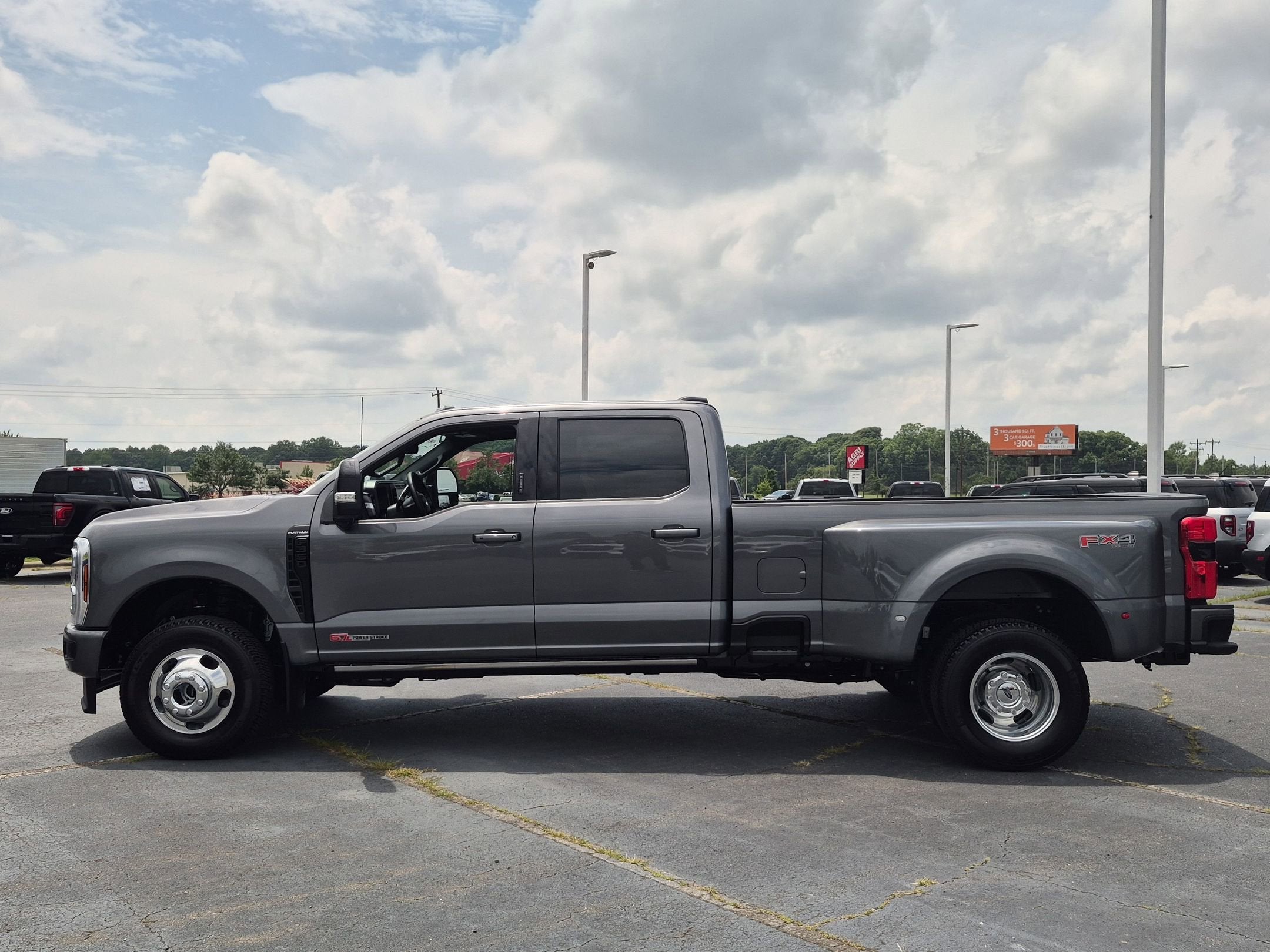 2026 Ford Super Duty F-350 DRW Platinum