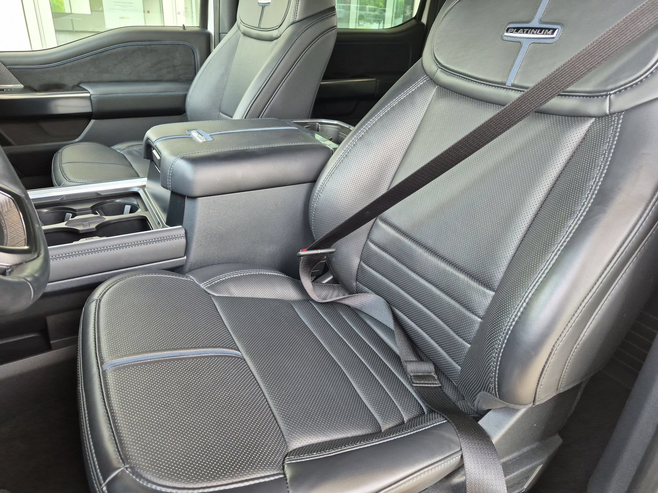 2025 Ford Super Duty F-350 DRW Platinum