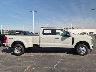 2026 Ford Super Duty F-350 DRW Platinum
