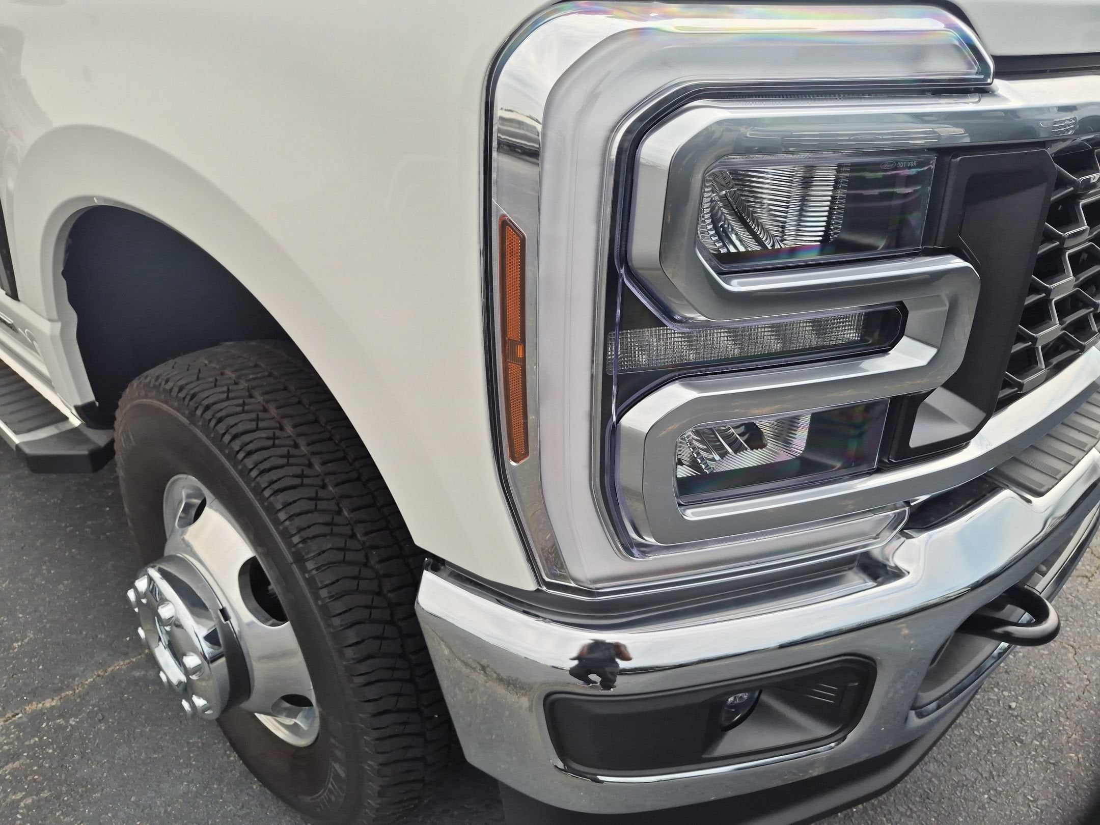 2026 Ford Super Duty F-350 DRW LARIAT