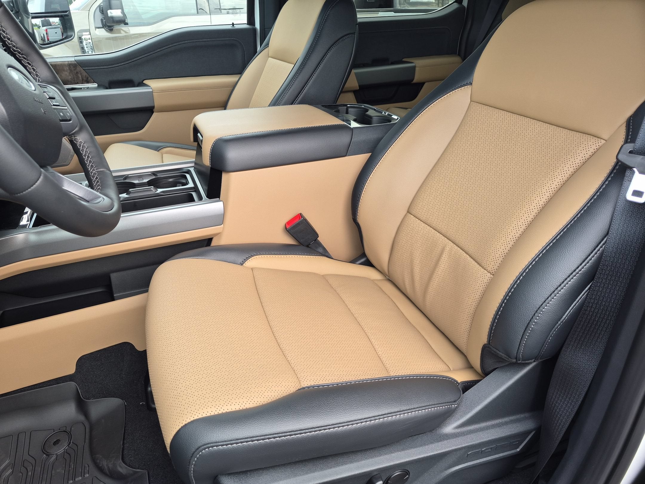 2026 Ford Super Duty F-350 DRW LARIAT
