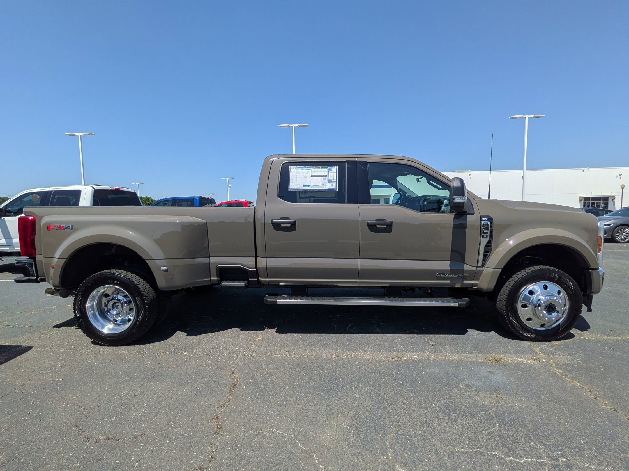 2026 Ford Super Duty F-450 DRW XLT