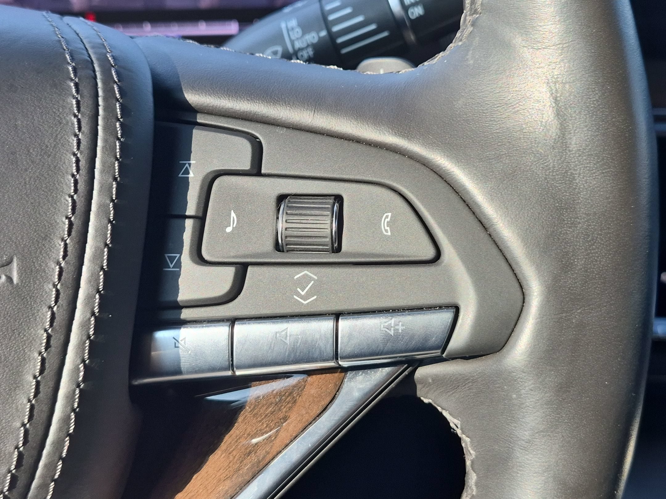 2024 Cadillac Escalade ESV 4WD Sport Platinum