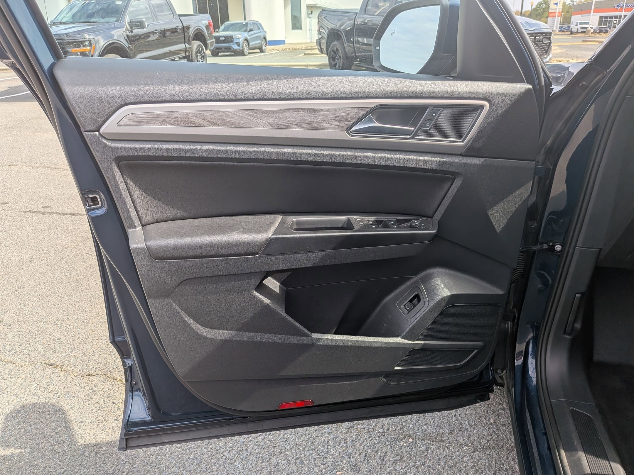 2020 Volkswagen Atlas Cross Sport 3.6L V6 SE w/Technology