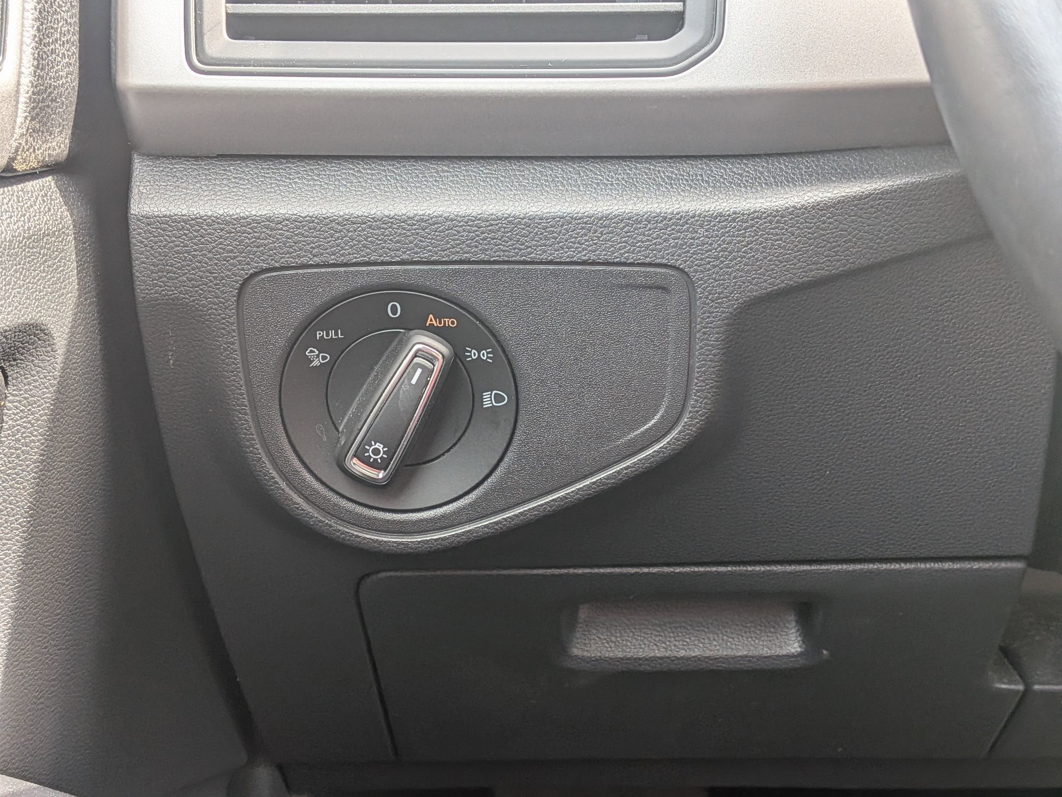 2020 Volkswagen Atlas Cross Sport 3.6L V6 SE w/Technology