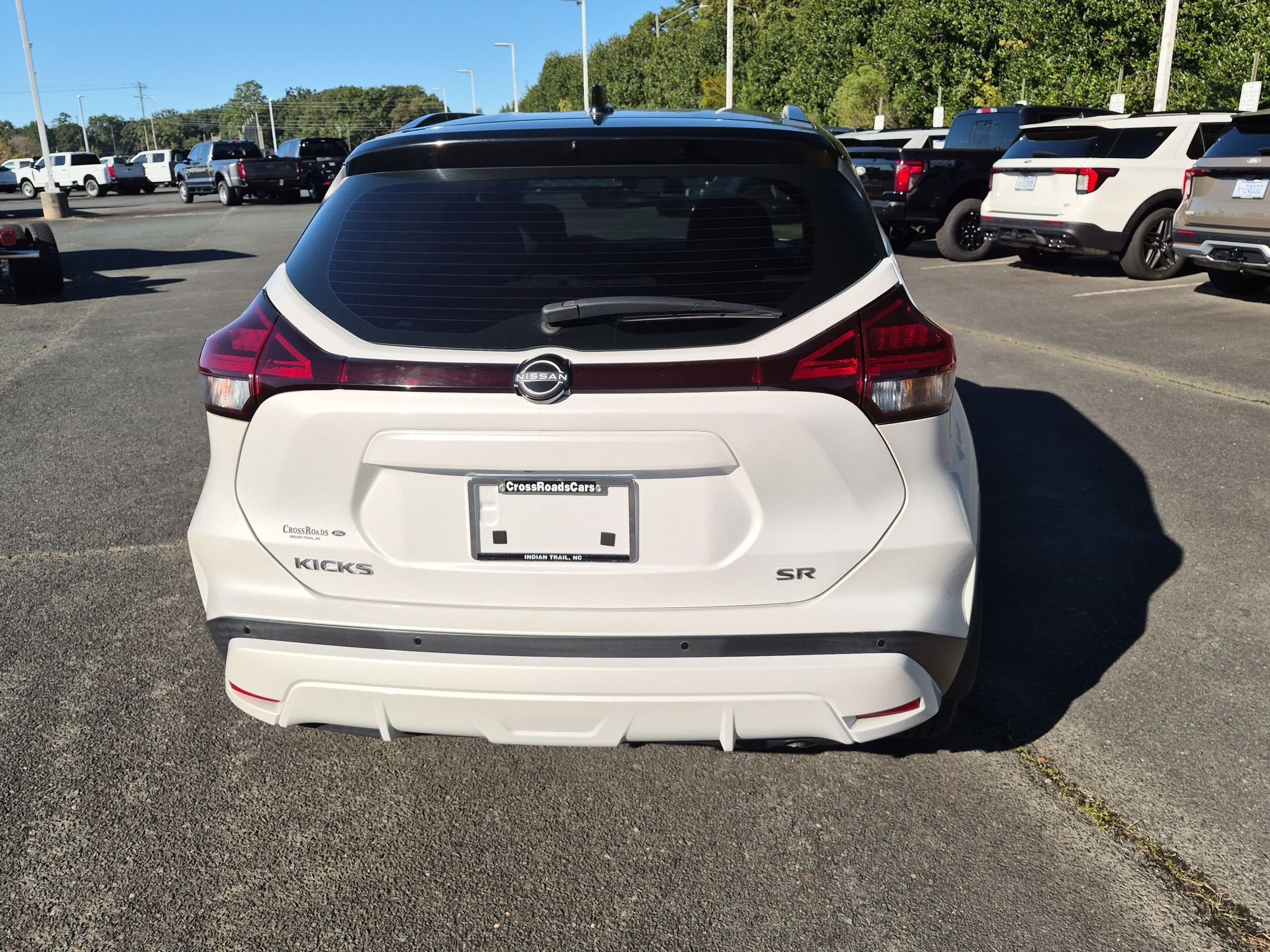 2023 Nissan Kicks SR