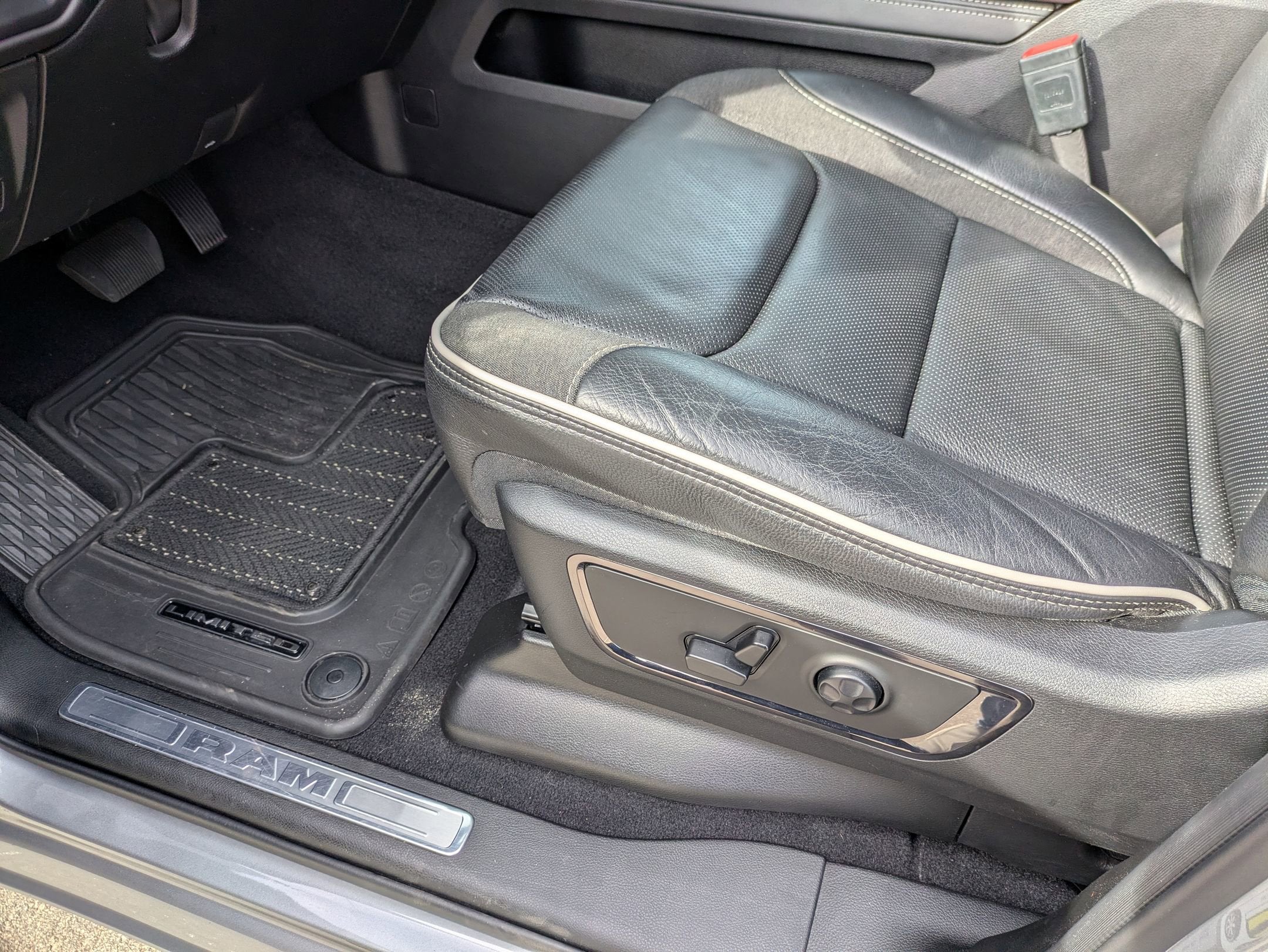 2025 RAM 1500 Limited