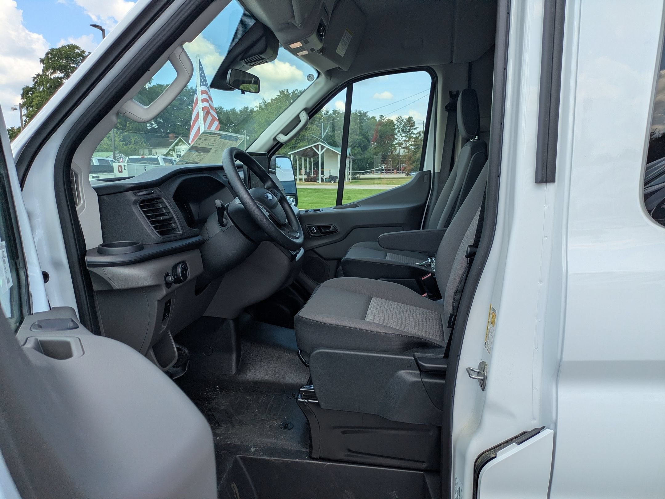 2026 Ford Transit Passenger Wagon XL