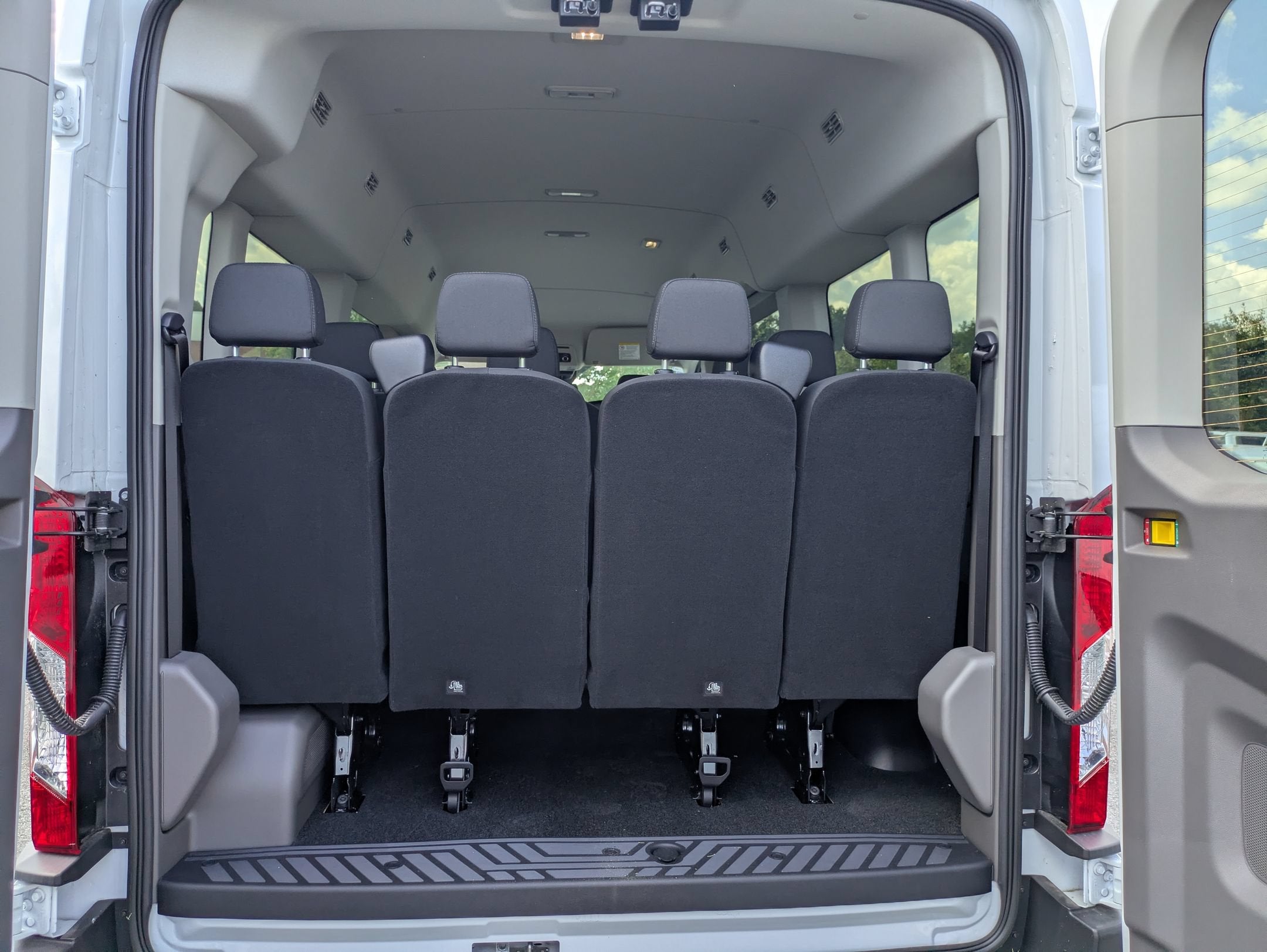2026 Ford Transit Passenger Wagon XL