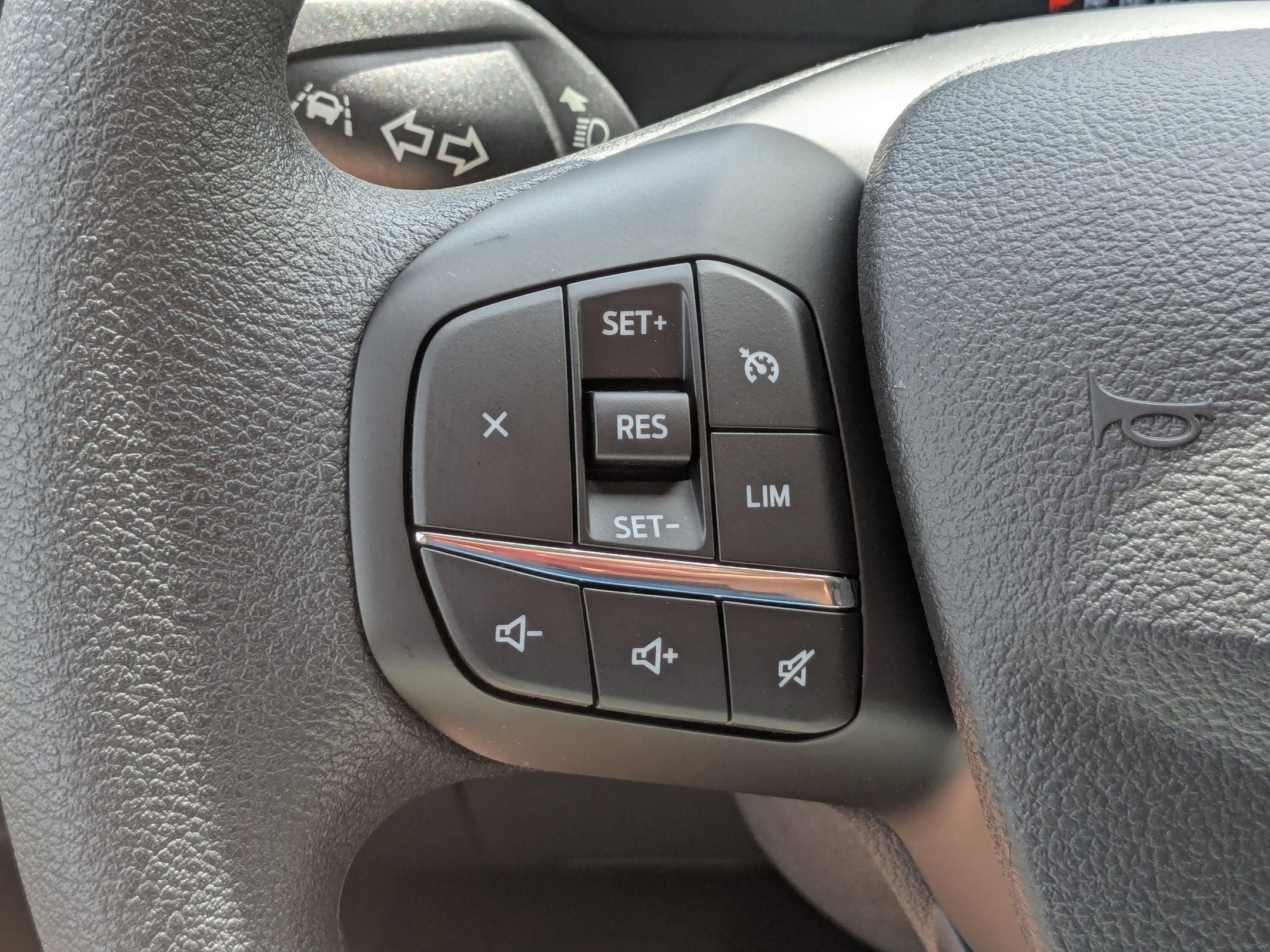 2025 Ford Transit Passenger Wagon XL