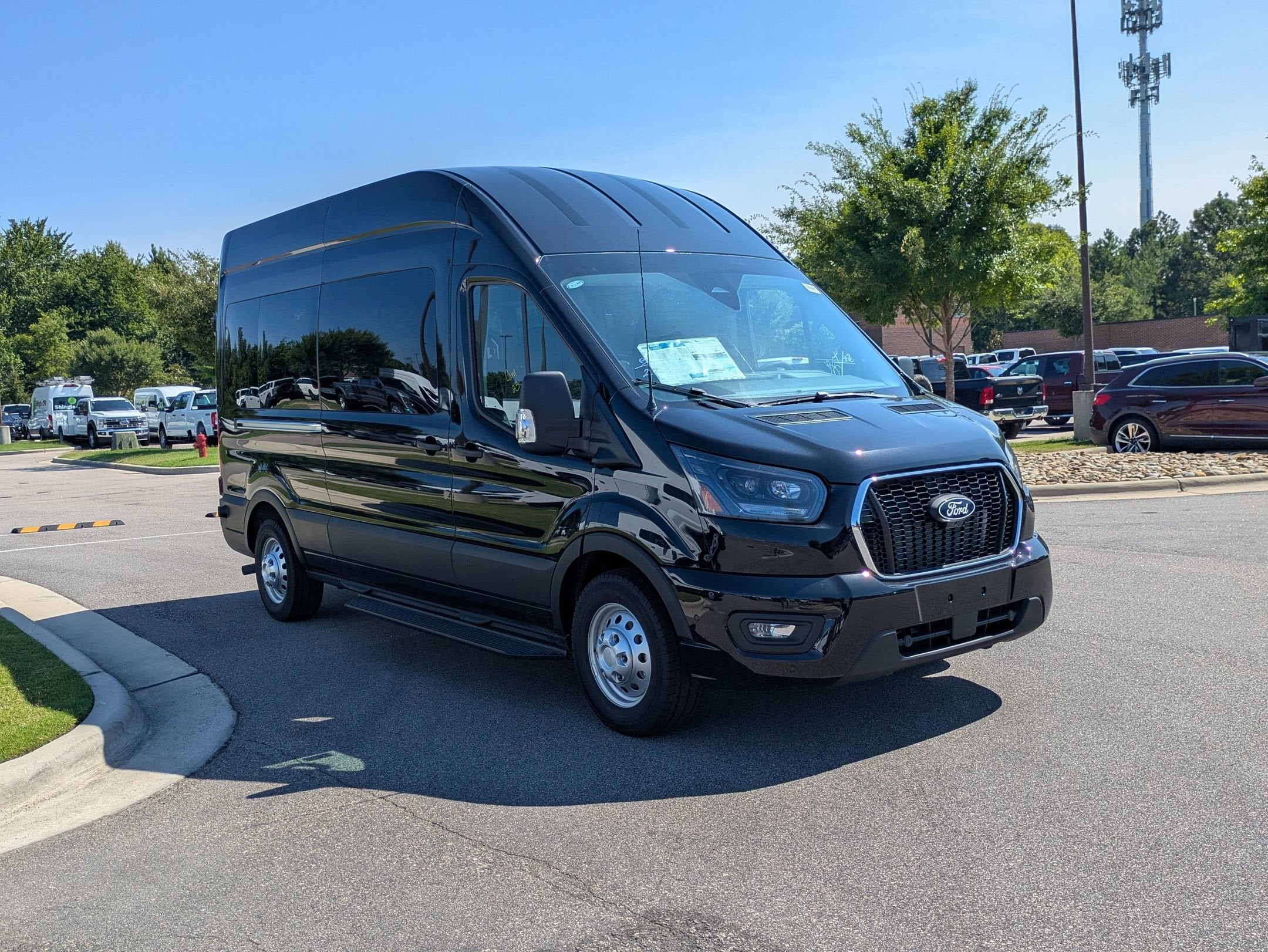 2026 Ford Transit Passenger Wagon XLT