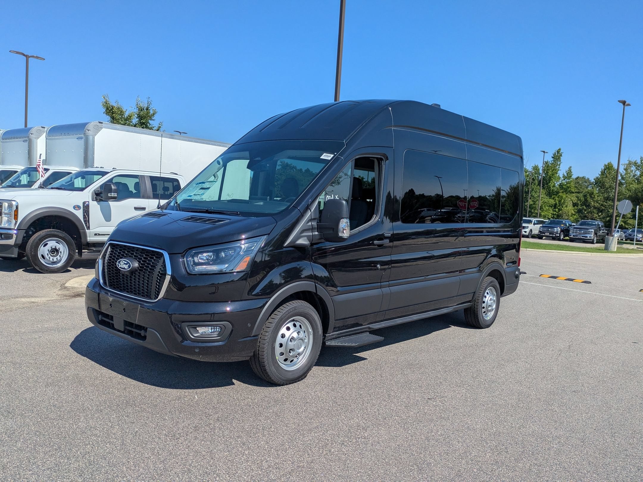 2026 Ford Transit Passenger Wagon XLT