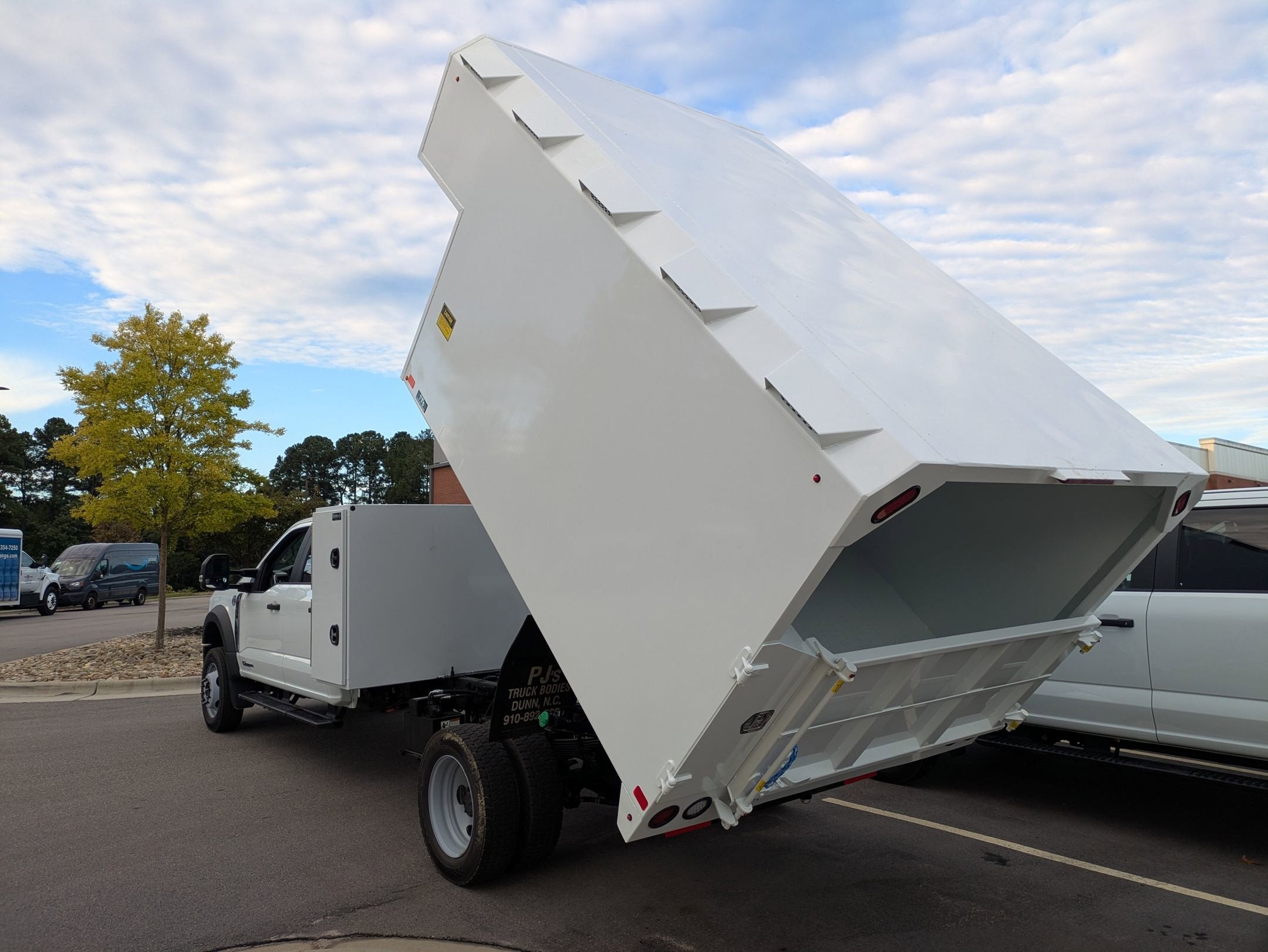 2025 Ford Super Duty F-550 DRW XL