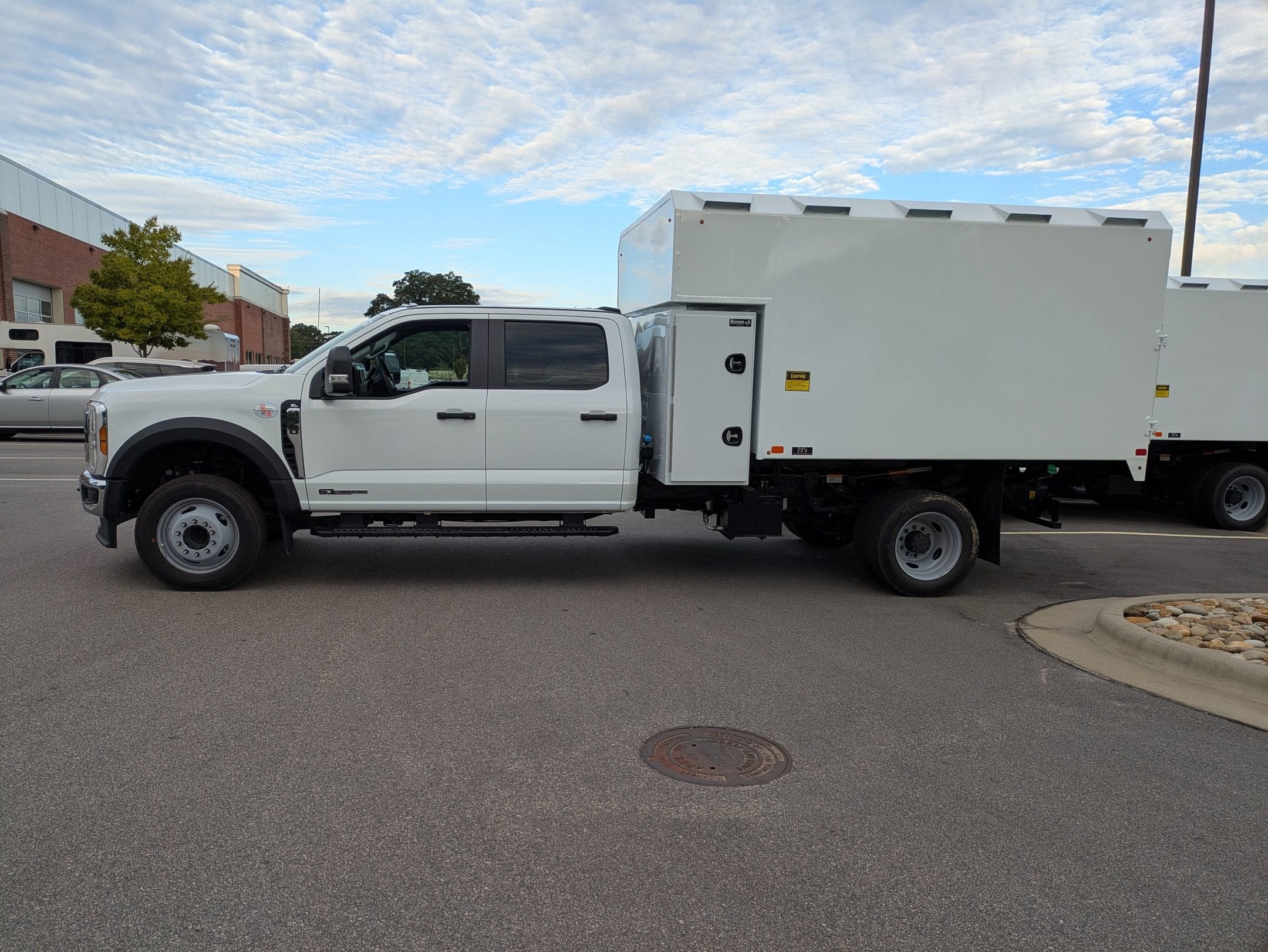 2025 Ford Super Duty F-550 DRW XL