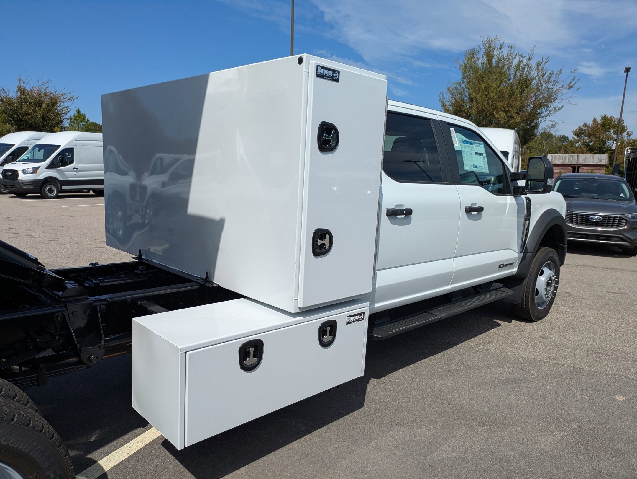 2025 Ford Super Duty F-550 DRW XL