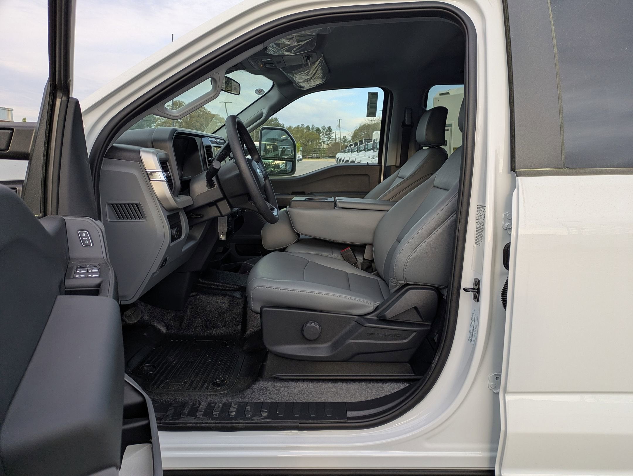 2026 Ford Super Duty F-350 DRW XL