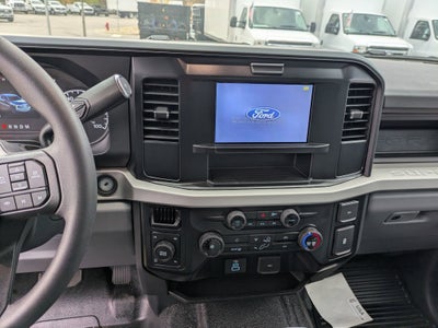2025 Ford Super Duty F-350 SRW XL