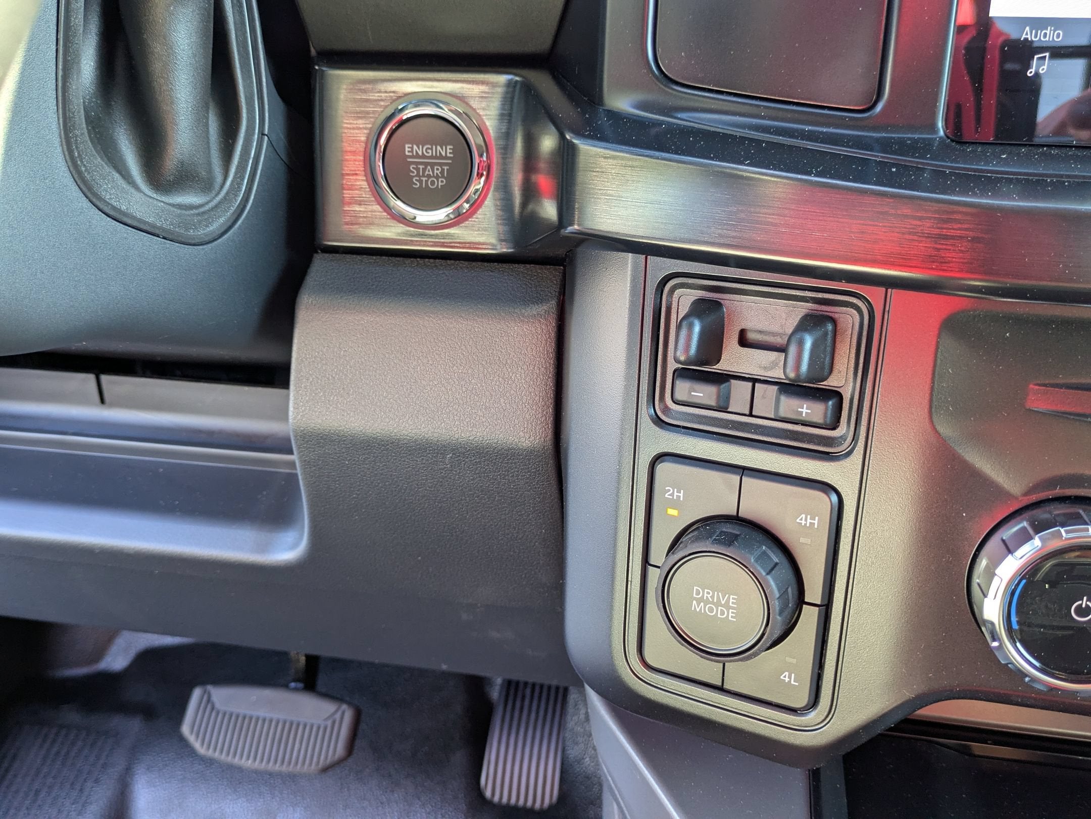 2026 Ford Super Duty F-450 DRW LARIAT