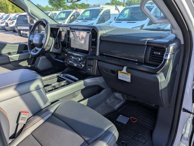 2026 Ford Super Duty F-450 DRW LARIAT