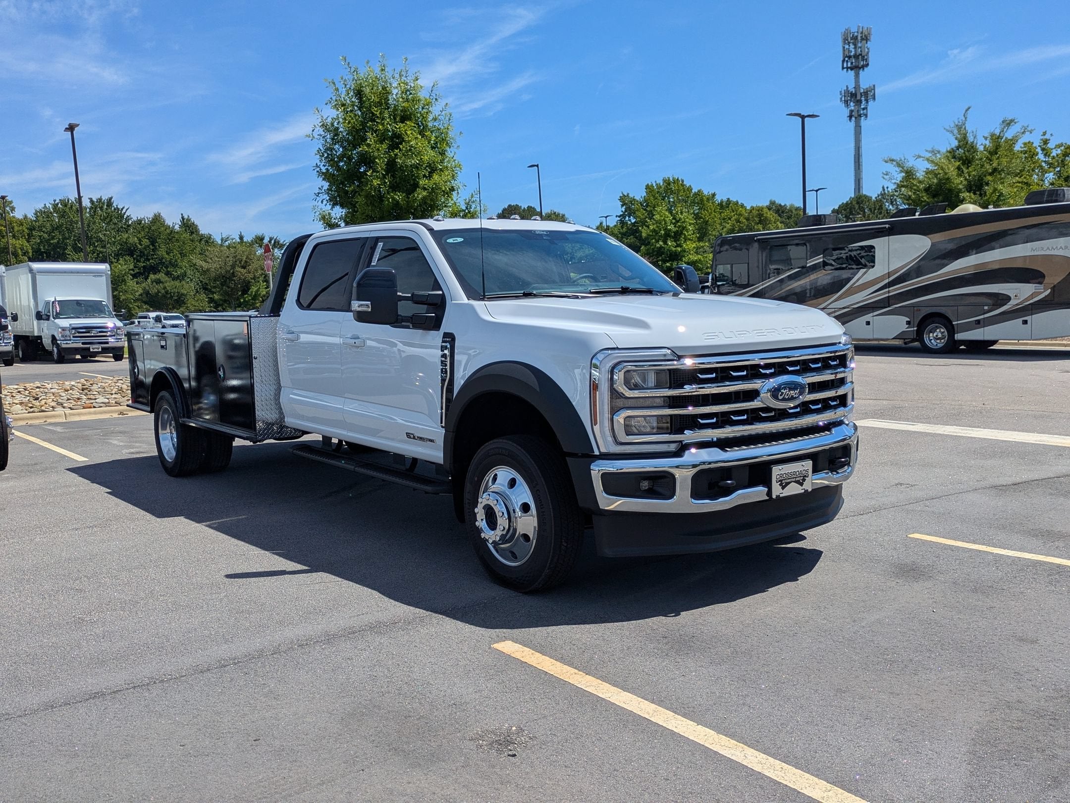 2026 Ford Super Duty F-450 DRW LARIAT