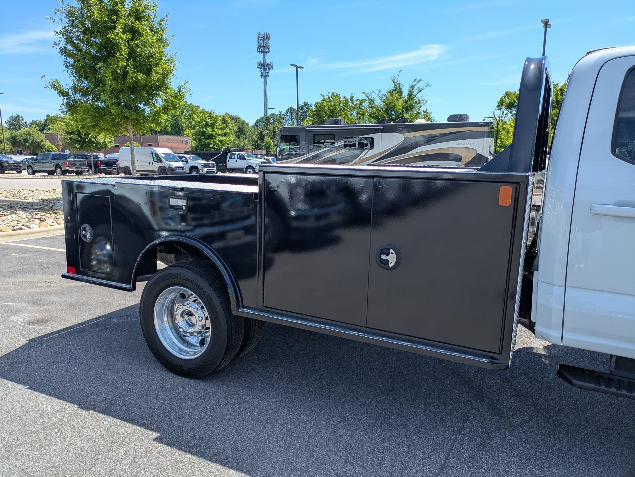2026 Ford Super Duty F-450 DRW LARIAT