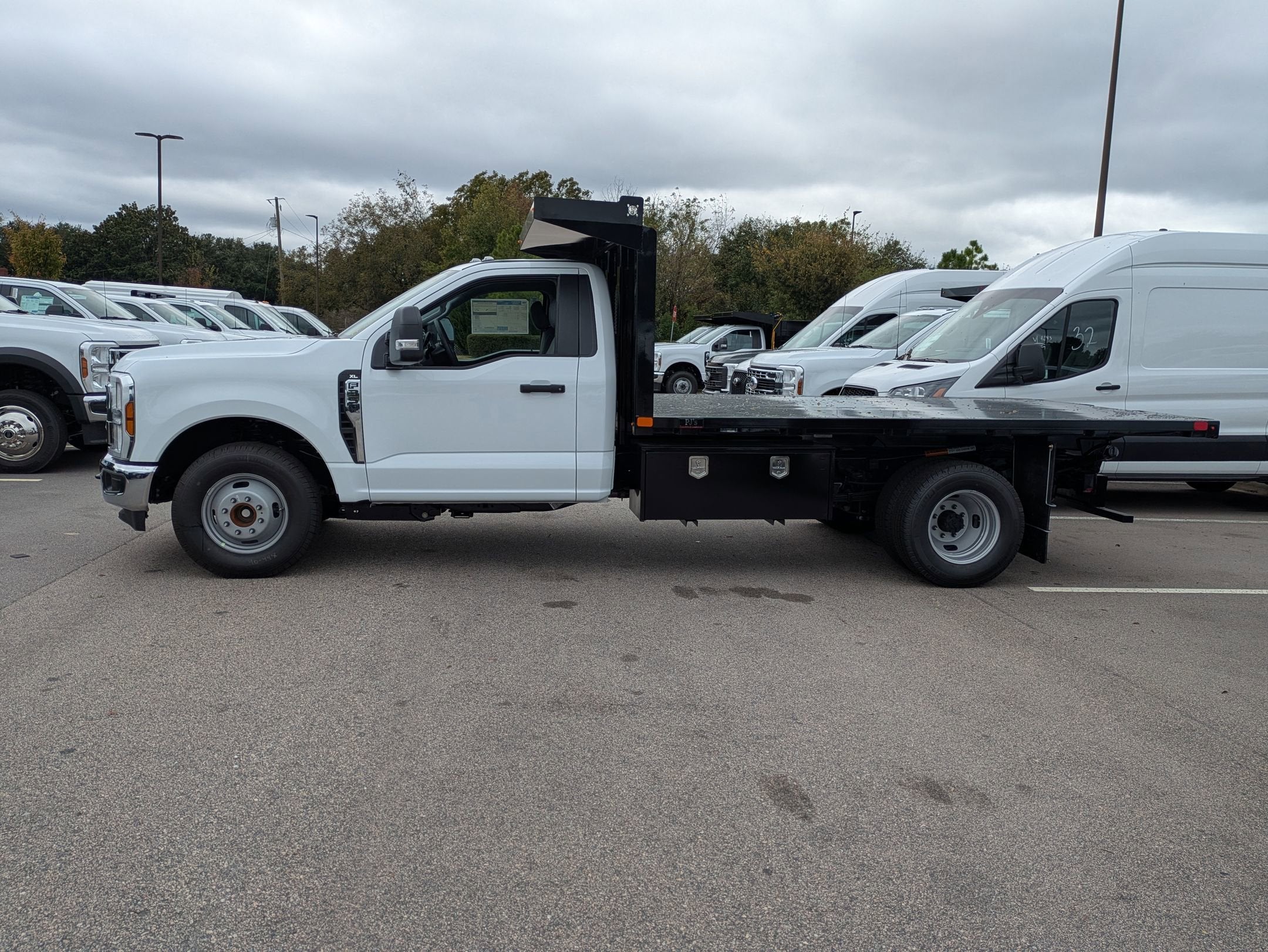 2026 Ford Super Duty F-350 DRW XL