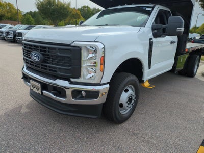 2027 Ford Super Duty F-350 DRW XL